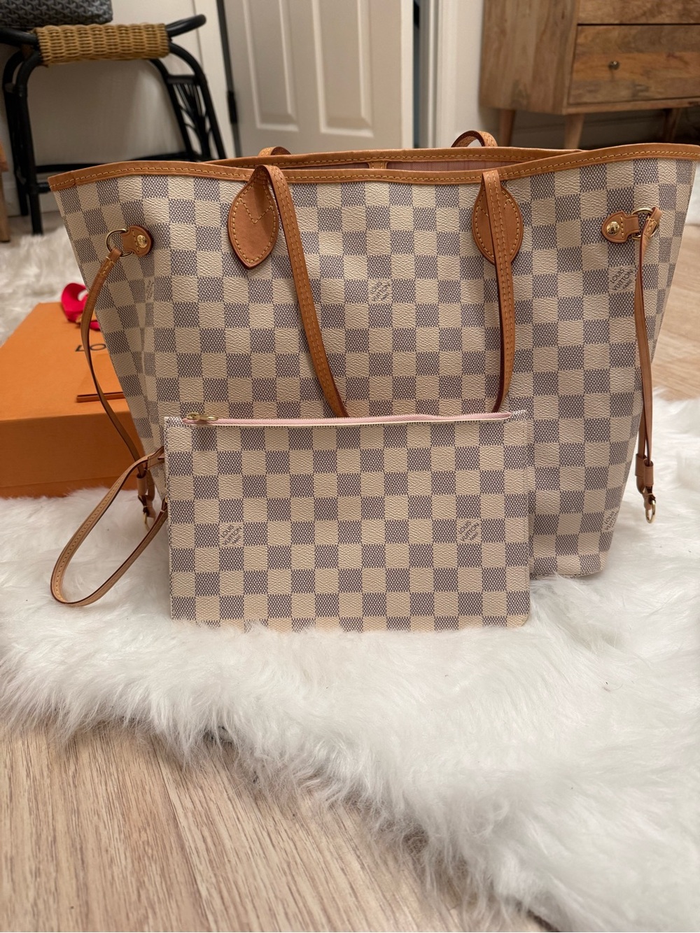 Louis Vuitton Neverfull MM - Picture 2 of 16